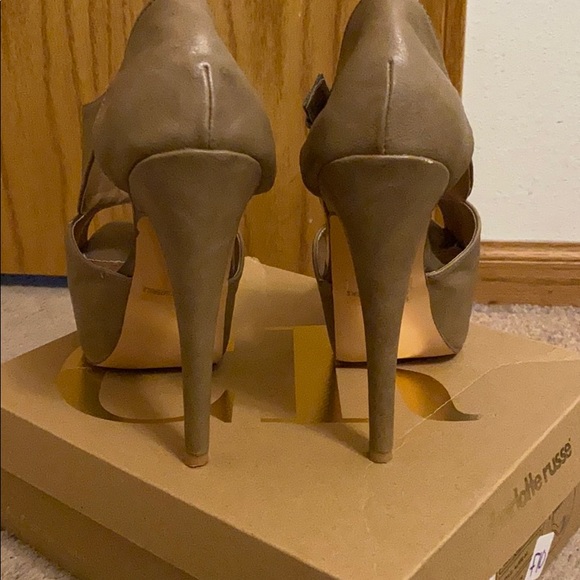 Heels - Picture 3 of 5
